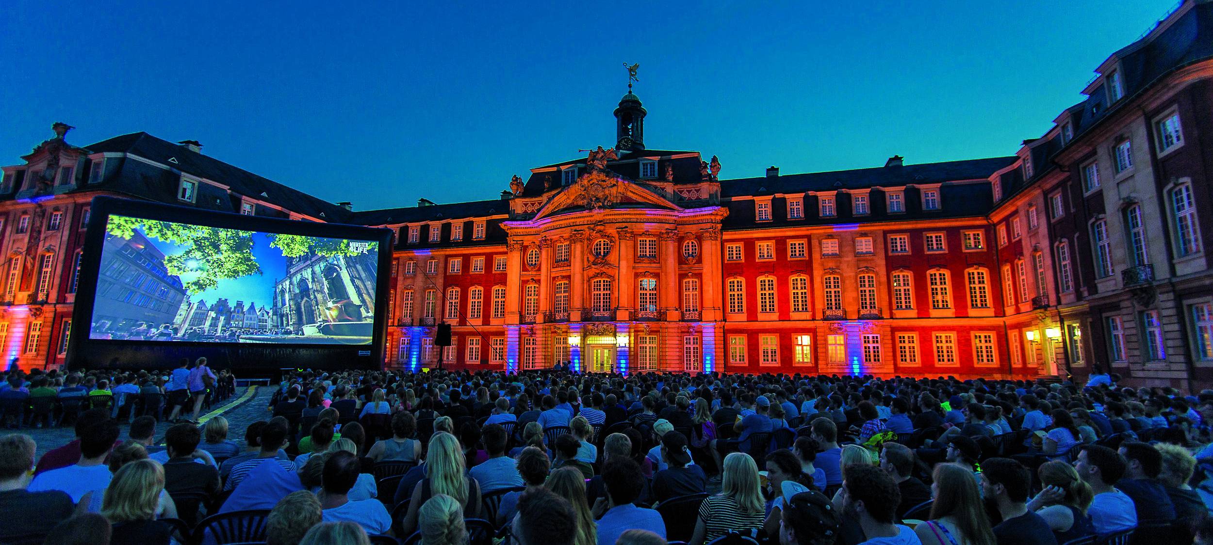 Sommernachtskino am Schloss