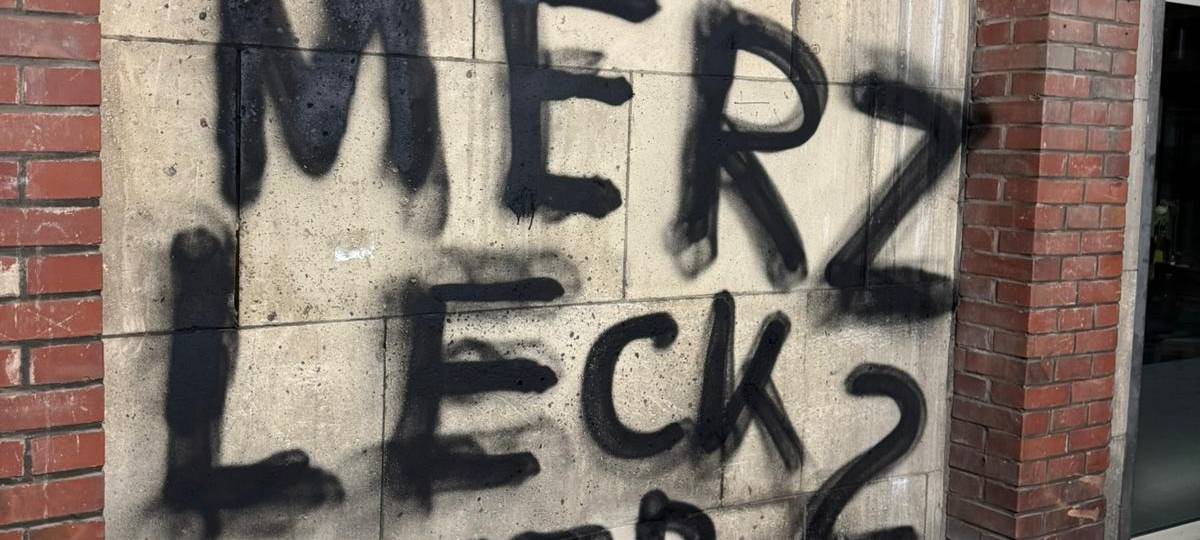 Graffiti auf Nachbarhaus der CDU in der Hammer Straße